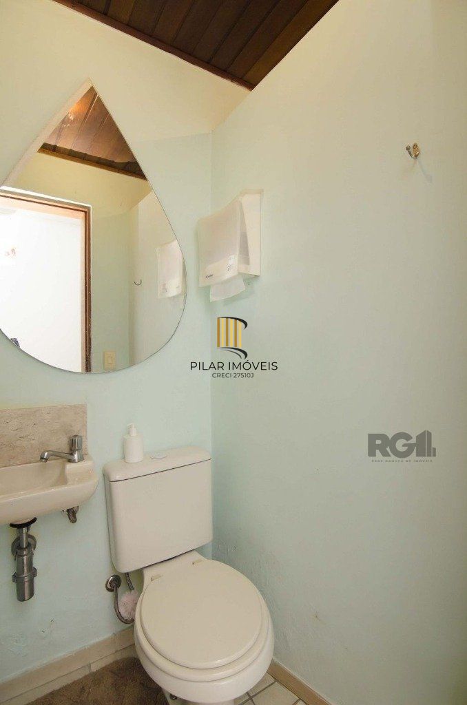 Excelente casa de 116m² com  2 dormitórios no bairro Cidade Baixa.