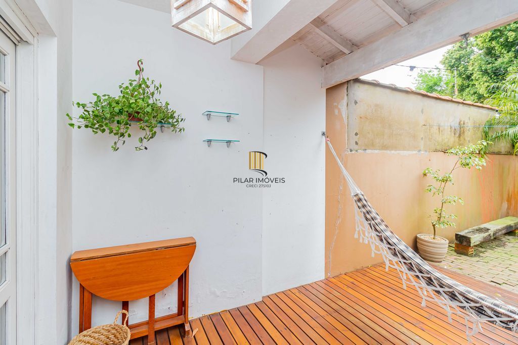 Casa de 3 dormitórios à venda no Bairro Serraria - Porto Alegre
