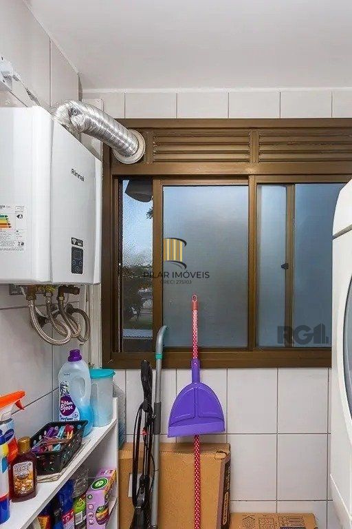 Apartamento com 3 dormitórios no bairro Jardim Carvalho
