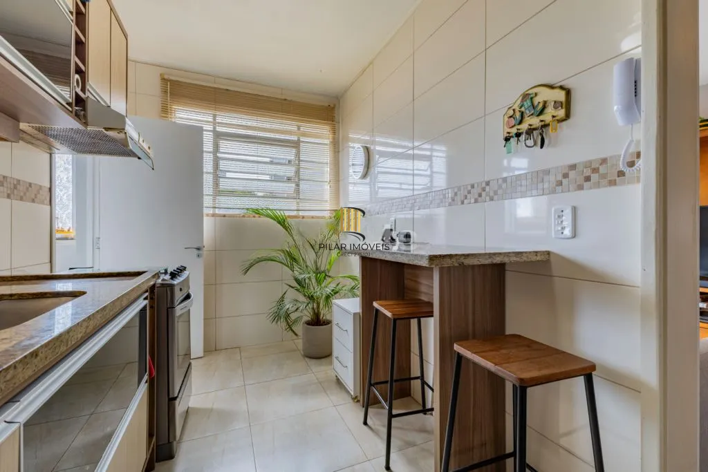 Apartamento de 3 dormitórios à venda em Petrópolis - Porto Alegre