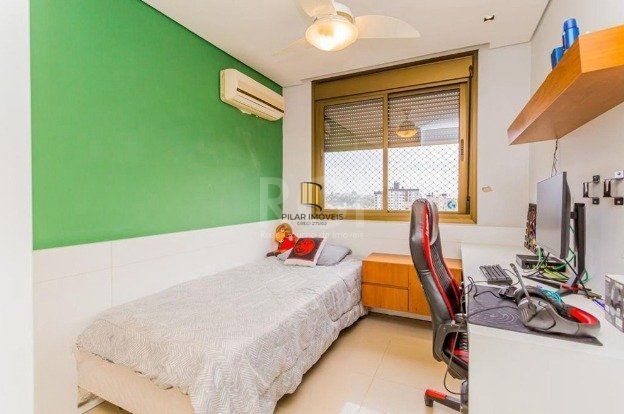 Excelente apartamento de 03 dormitórios com 4 vagas de garagem.