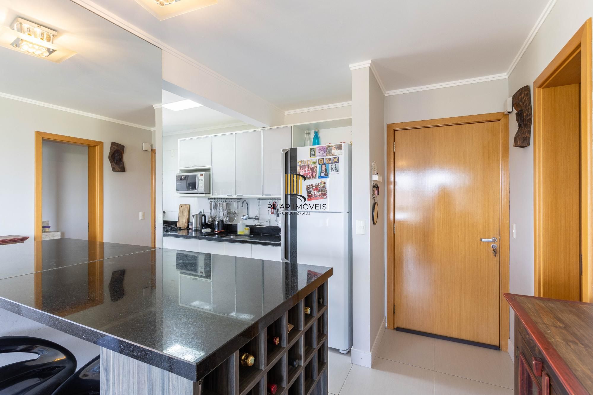 Apartamento à Venda com 2 Dormitórios (1 Suíte) e 2 Vagas Cobertas - Vila Ipiranga, Porto Alegre/RS