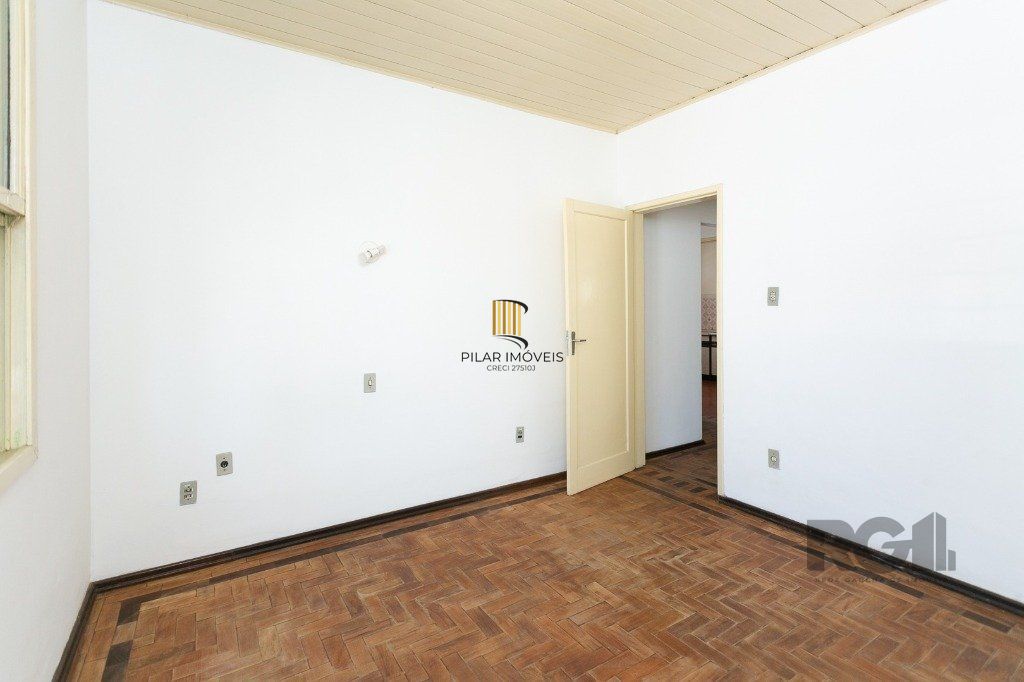 Casa com 5 dormitórios no bairro Jardim Carvalho