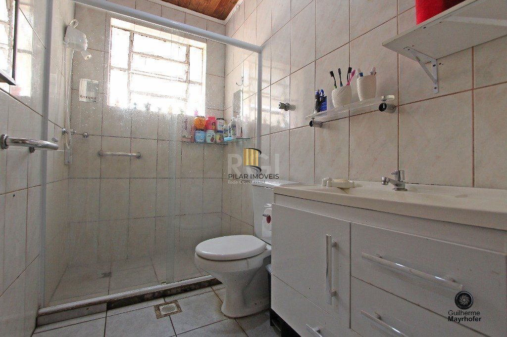 Casa para Venda - 300m², 6 dormitórios, sendo 1 suites, 3 vagas - Menino Deus