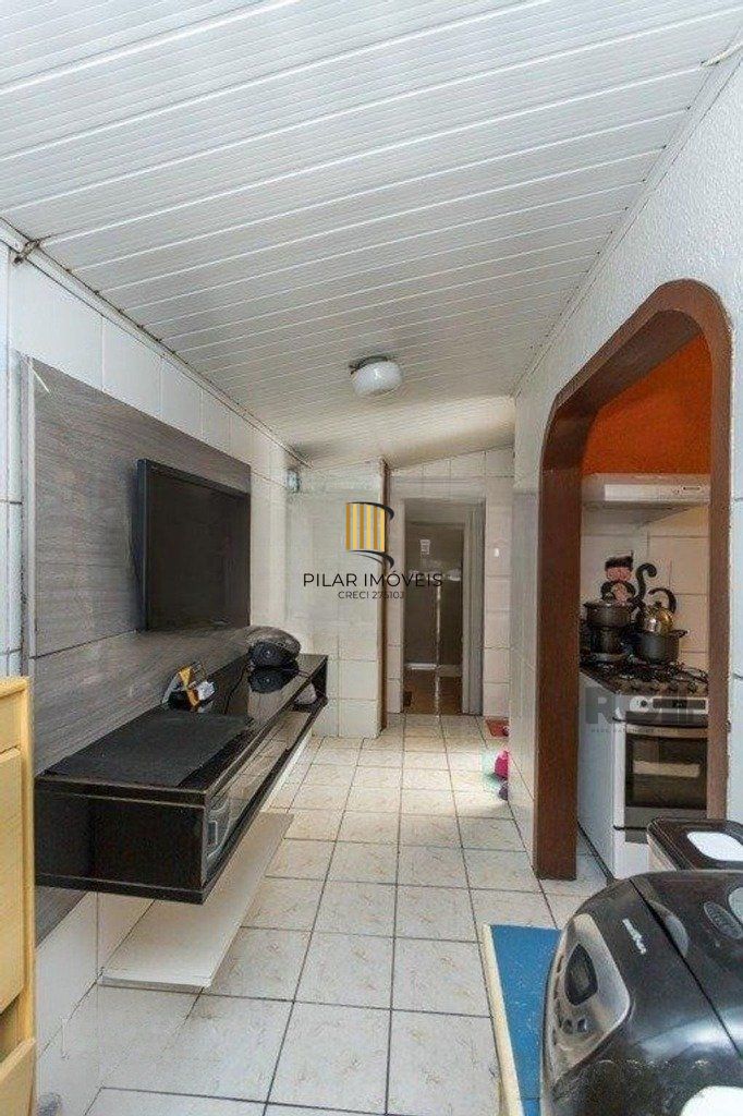 Casa de 2 dormitórios no bairro Jardim Sabará