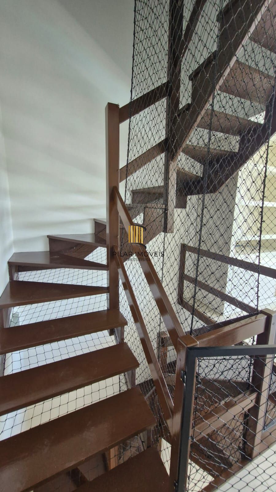 Casa em Condominio fechado, 5 dormitórios com infraestrutura completa