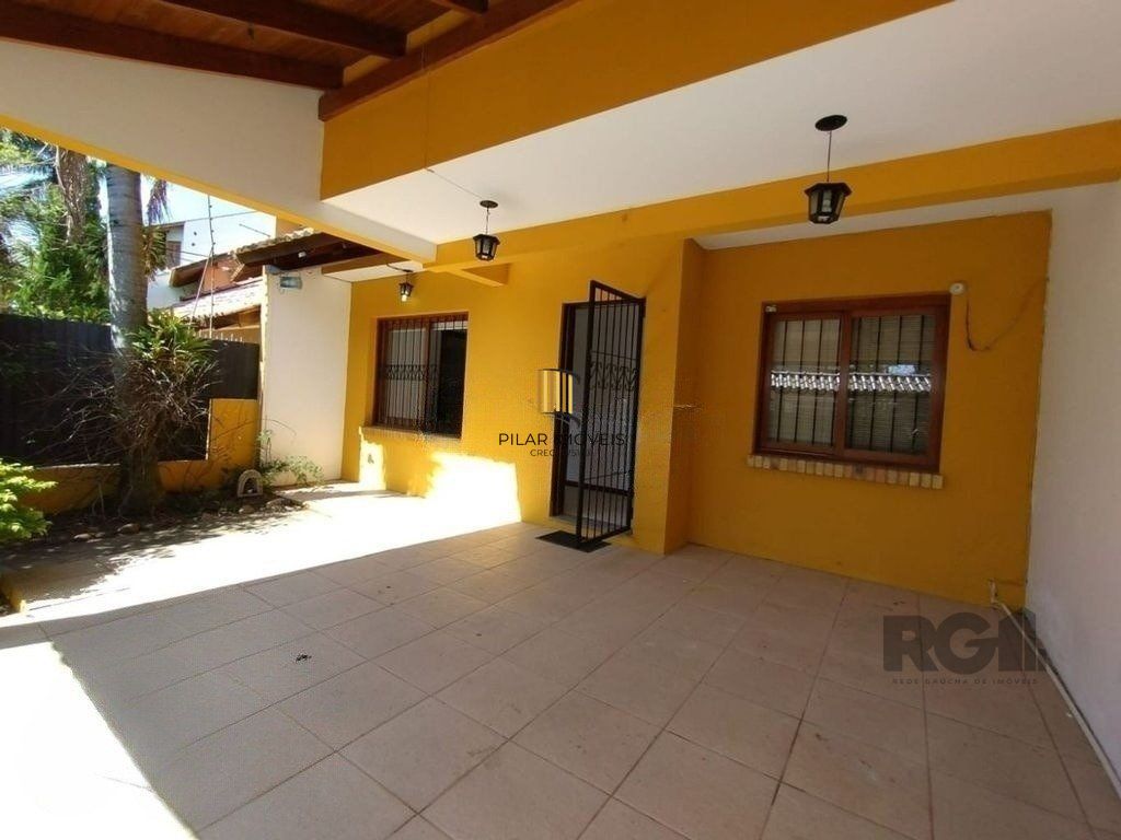 Casa de 3 dormitórios no bairro Ipanema - Porto Alegre