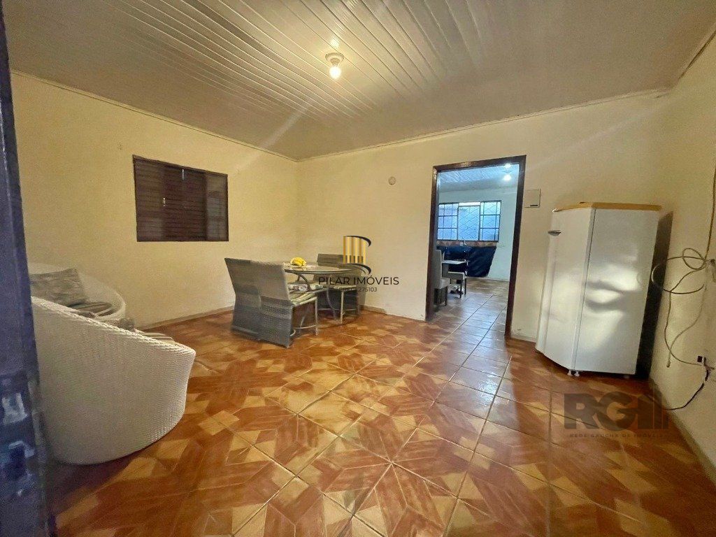 Excelente casa de 130m² com 2 dormitórios e piscina.