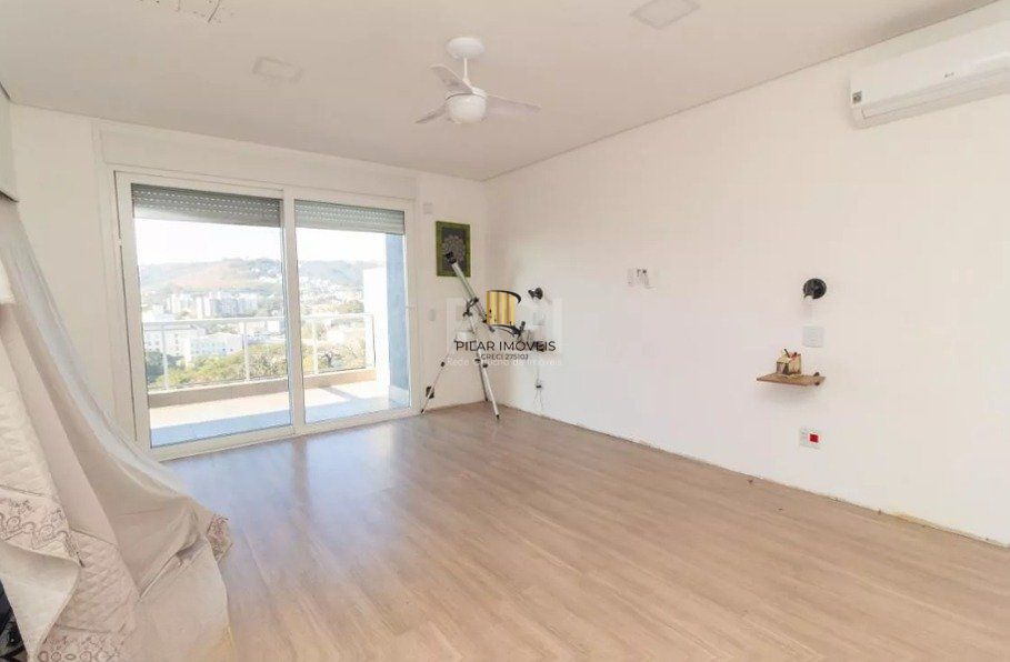 Casa para Venda - 377m², 4 dormitórios, sendo 2 suítes, 3 vagas - Teresópolis