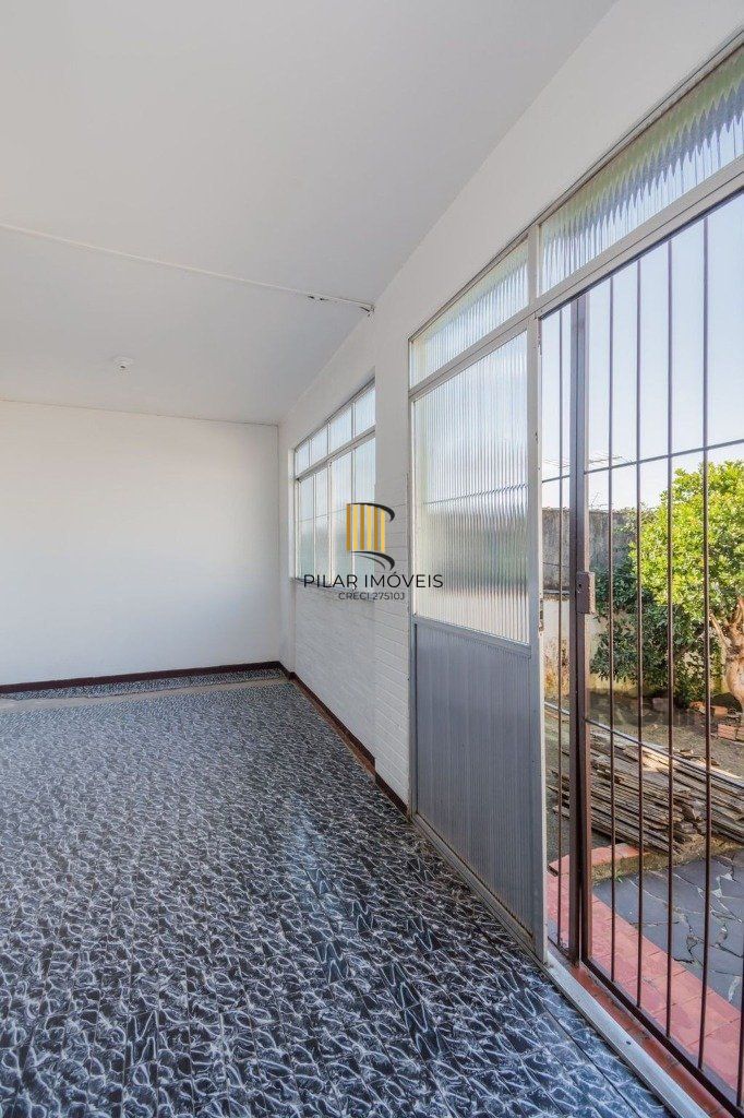 Casa de 159m² - 2 dormitórios, 3 vagas no bairro Rubem Berta