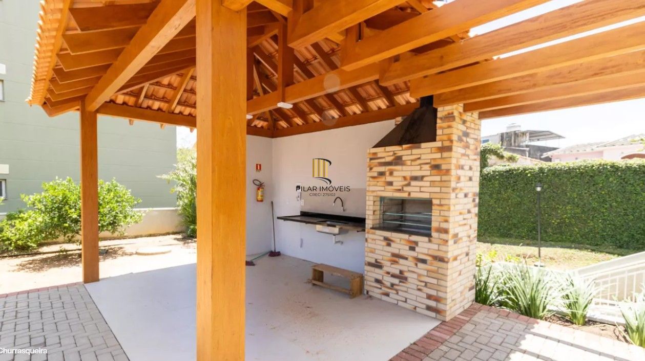 Apartamento de 2 dormitórios com 1 vaga de garagem escriturada, na Rua Dom Vital, Bairro Glória.