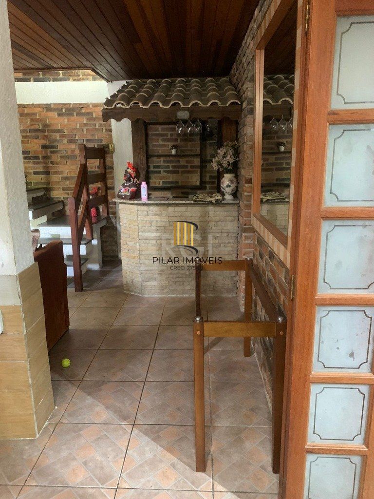 Casa 4 Dormitório(s) Bairro Nonoai
