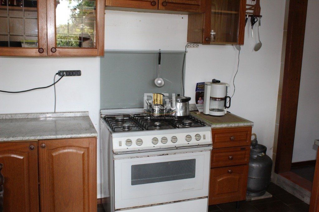 Sítio para Venda - 100m², 3 dormitórios, 9 vagas - Pinheiro