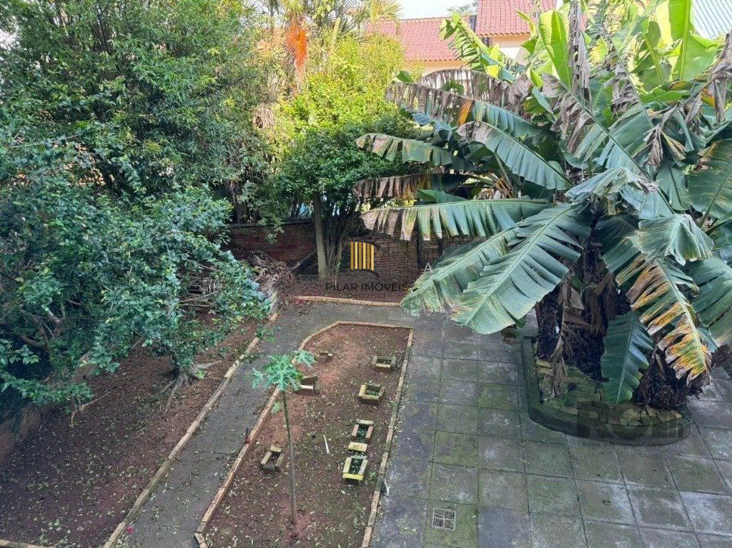 Casa com 4 dormitórios no bairro nonoai