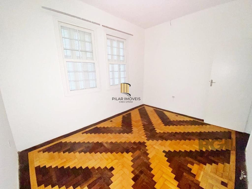 Casa 6 dormitórios no bairro Teresópolis