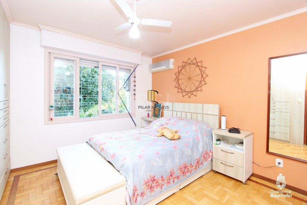 Casa para Venda - 500m², 5 dormitórios, sendo 2 suites, 5 vagas - Menino Deus