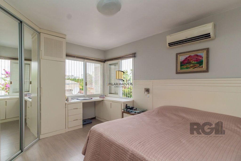 Casa com 3 dormitórios no bairro Nonoai