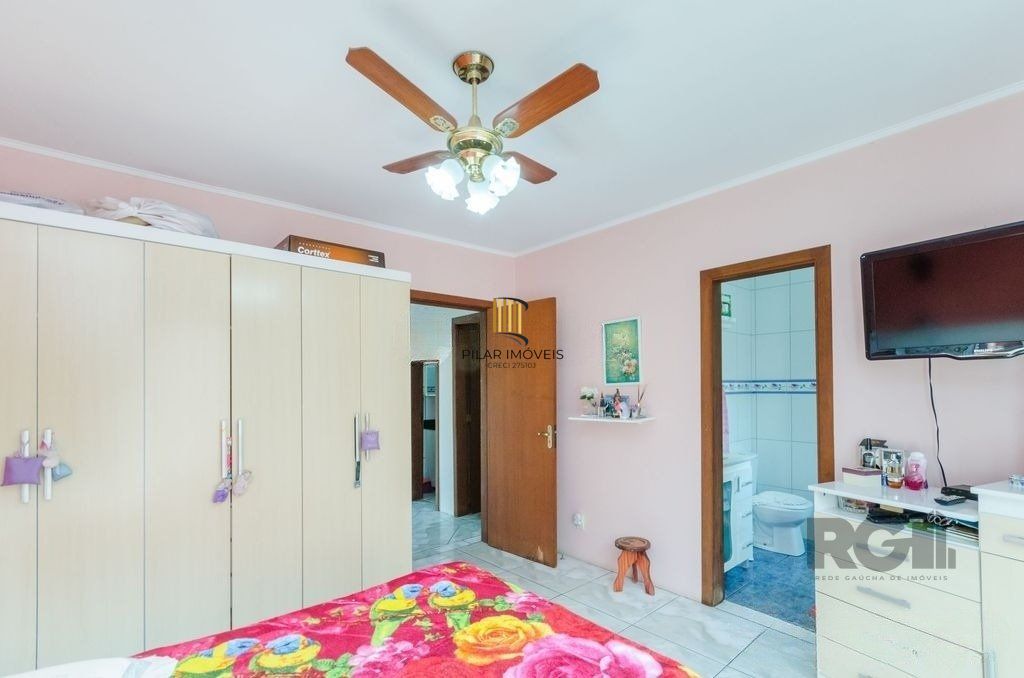 Casa em Condomínio, 166m² - 3 dormitórios, 2 vagas no bairro Guarujá