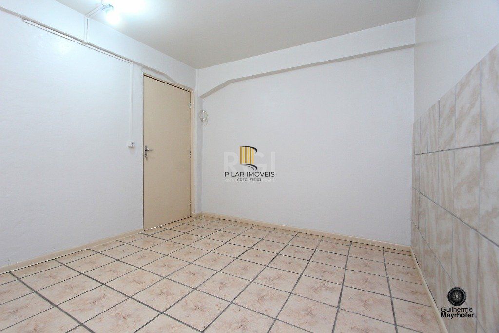Casa para Venda - 233m², 4 dormitórios, 5 vagas - Nonoai