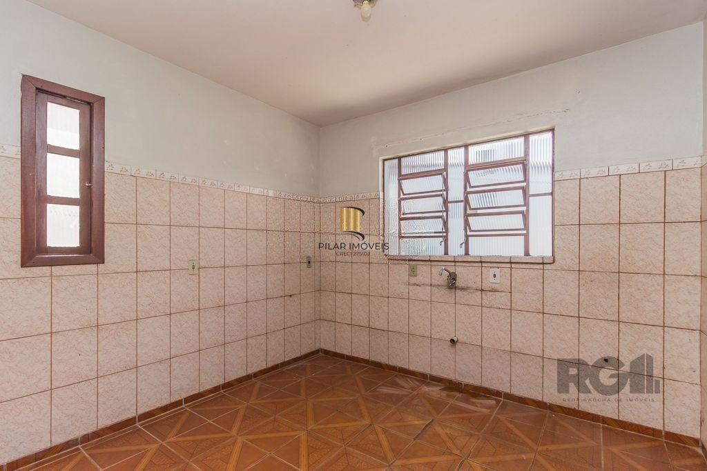 Casa de 5 dormitórios no bairro Sarandi