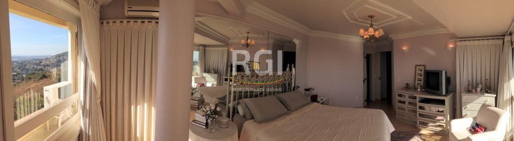 Casa para Venda - 485m², 3 dormitórios, sendo 1 suites, 4 vagas - Teresópolis