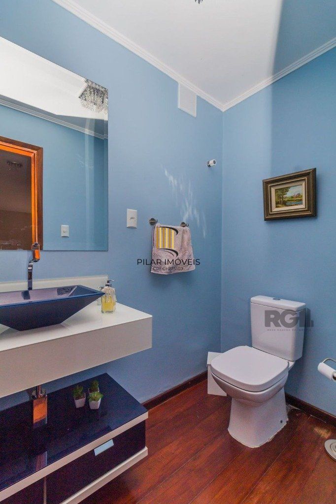 Casa com 3 dormitórios no bairro Nonoai