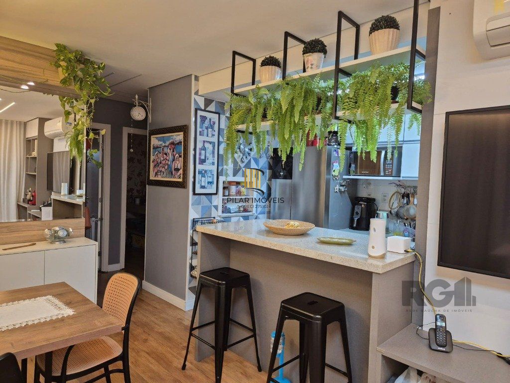 Apartamento 03 dormitorios com suite em Porto Alegre=RS