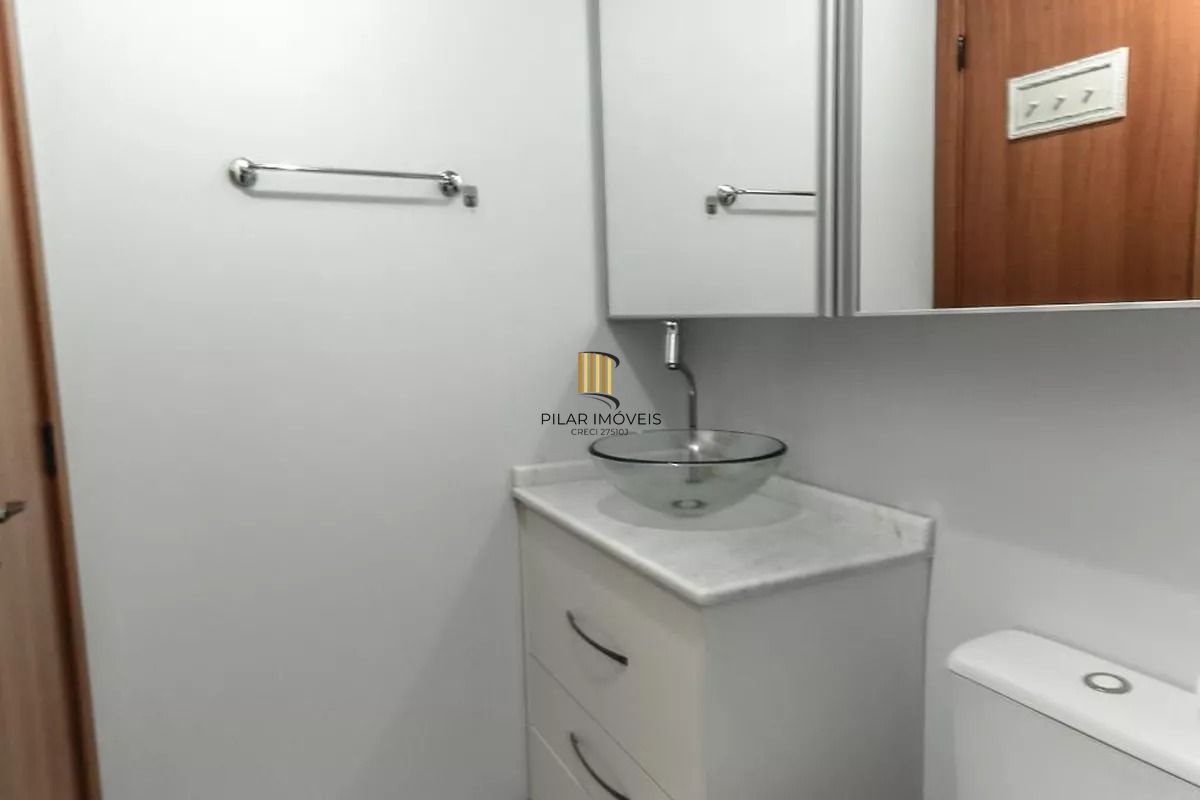 Apartamento de  01 dormitorio com vaga de garagem na Azenha - Porto alegre.