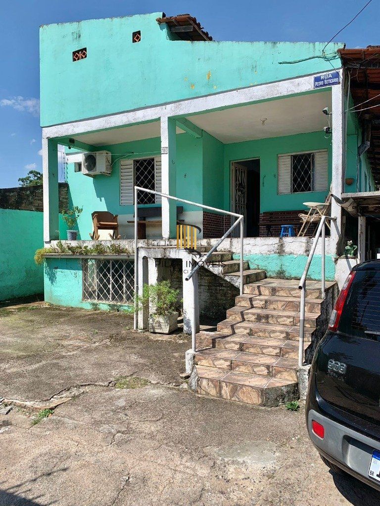 Casa 3 dormitórios no bairro Glória