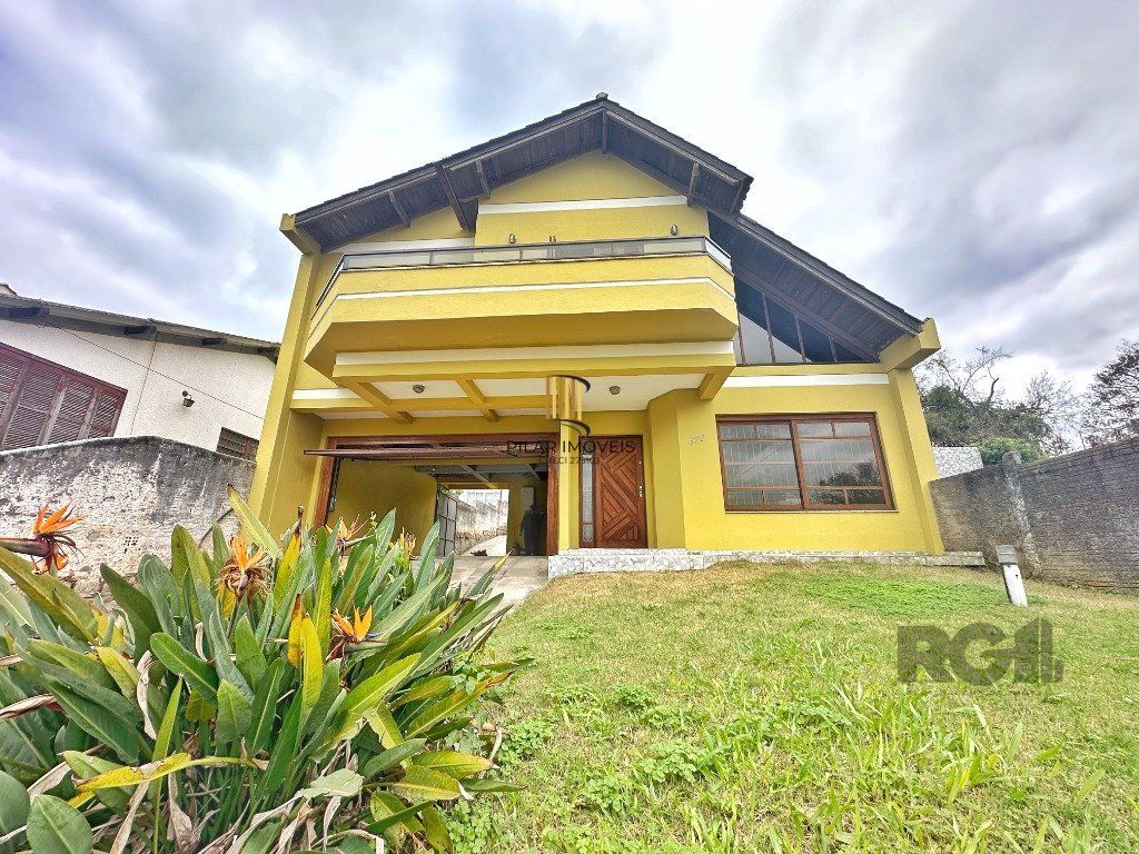 Casa 3 dormitórios no bairro Nonoai