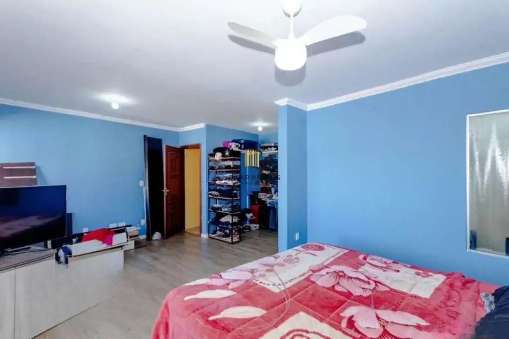 Casa à venda com 3 dormitórios, 1 suíte e espaço gourmet em terreno alto