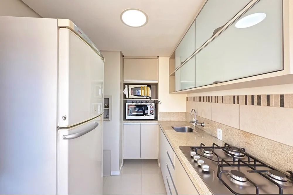 Apartamento de 02 dormitorios com 1 vaga na zona sul de Porto Alegre.