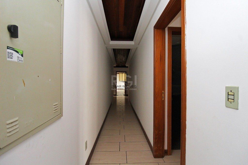 Casa para Venda - 840m², 7 dormitórios, sendo 3 suites, 8 vagas - Medianeira