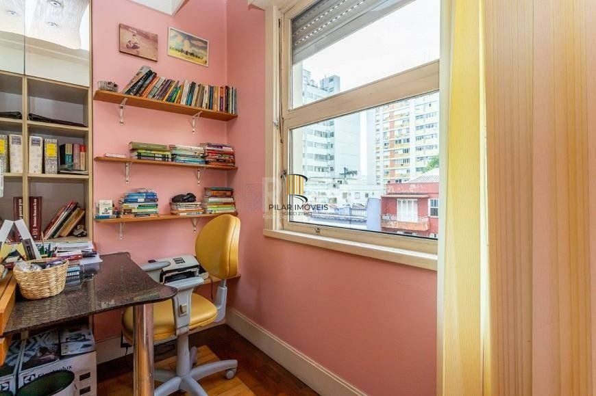 Apartamento 148m² - semi mobiliado, 2 dormitórios, 1 suíte e 1 vaga de garagem no bairro Bom Fim