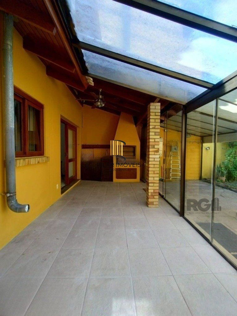 Casa de 3 dormitórios no bairro Ipanema - Porto Alegre