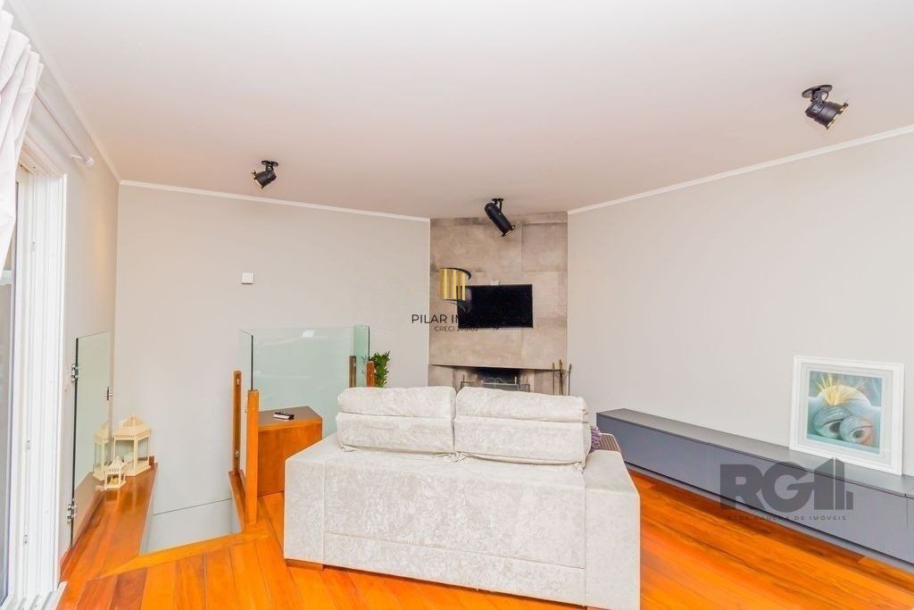 Excelente cobertura de 182m² com 3 dormitórios e 2 vagas.