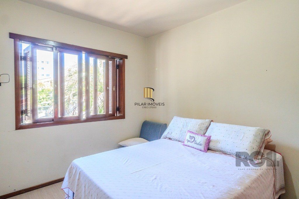 Casa com 4 dormitórios no bairro Gloria
