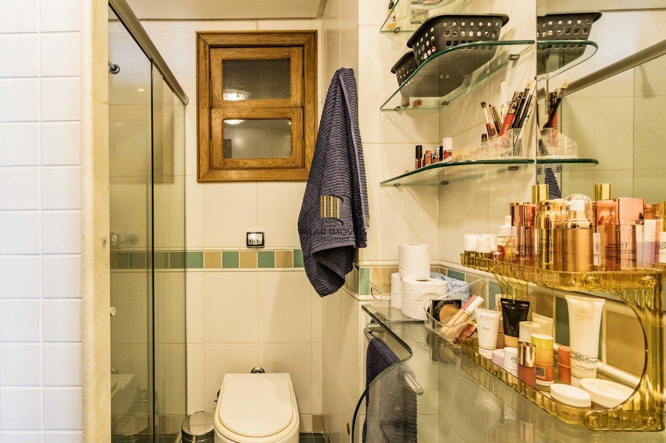 Apartamento com 3 quartos e 147m² à venda em Moinhos de Vento, Porto Alegre.