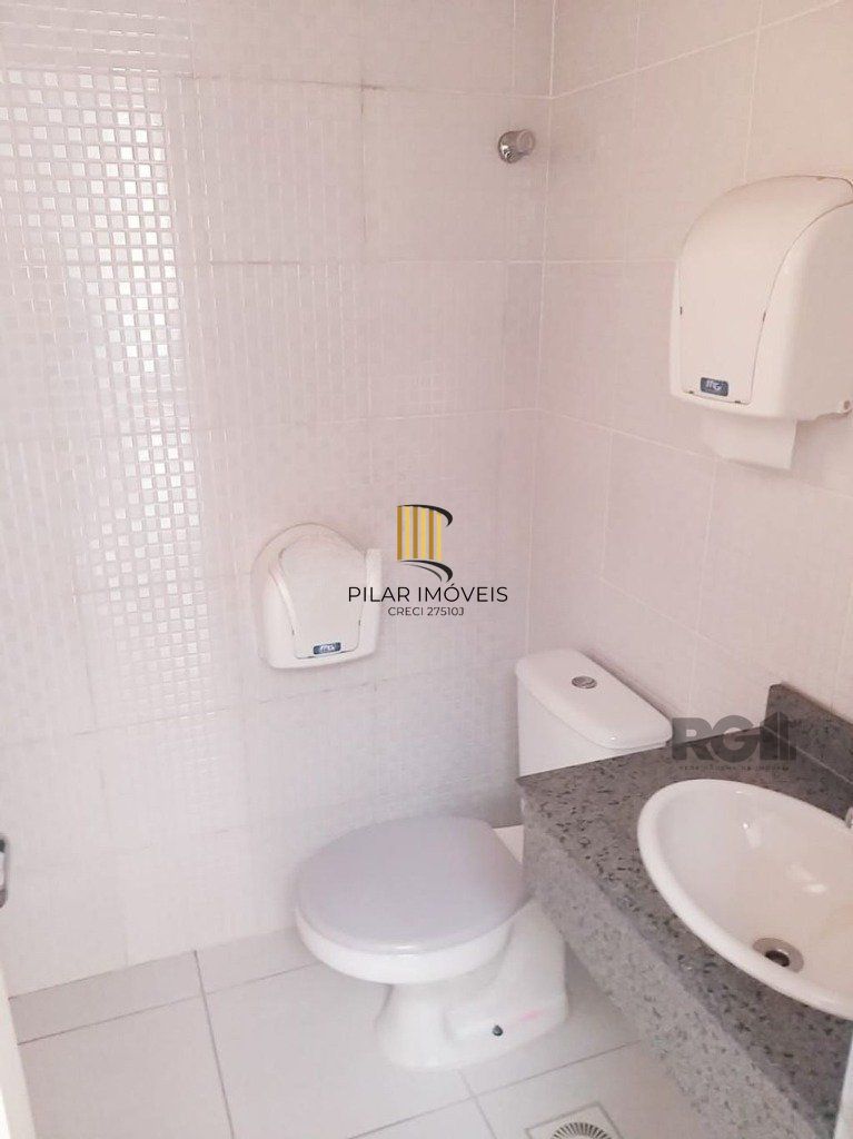 Casa comercial com 12 dormitórios no bairro Teresópolis
