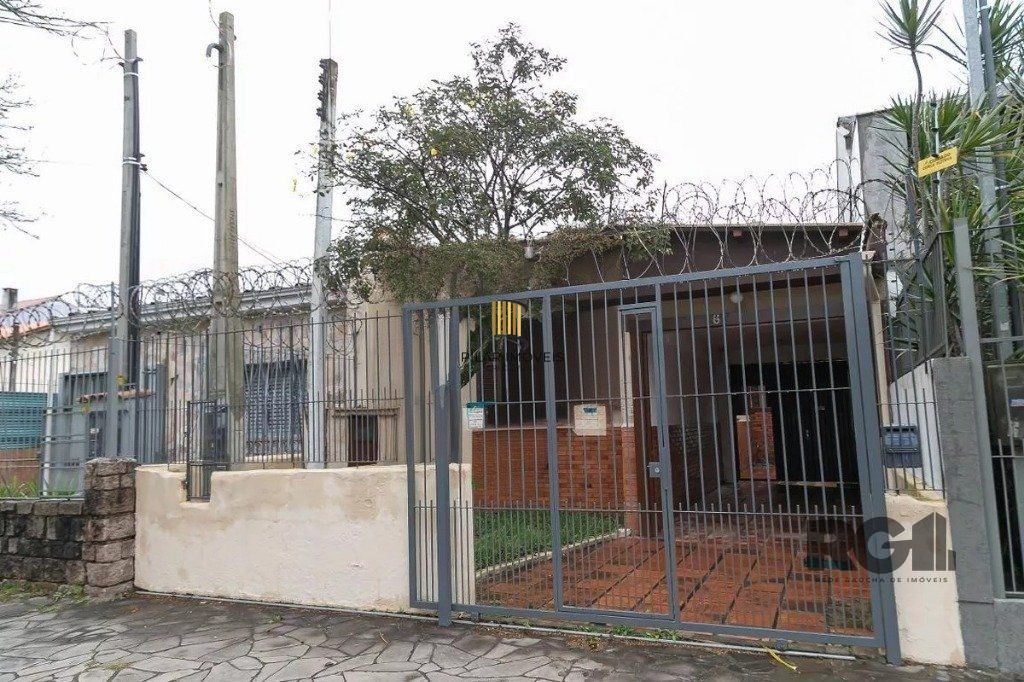 Casa para Venda - 150m², 3 dormitórios, 2 vagas - Teresópolis