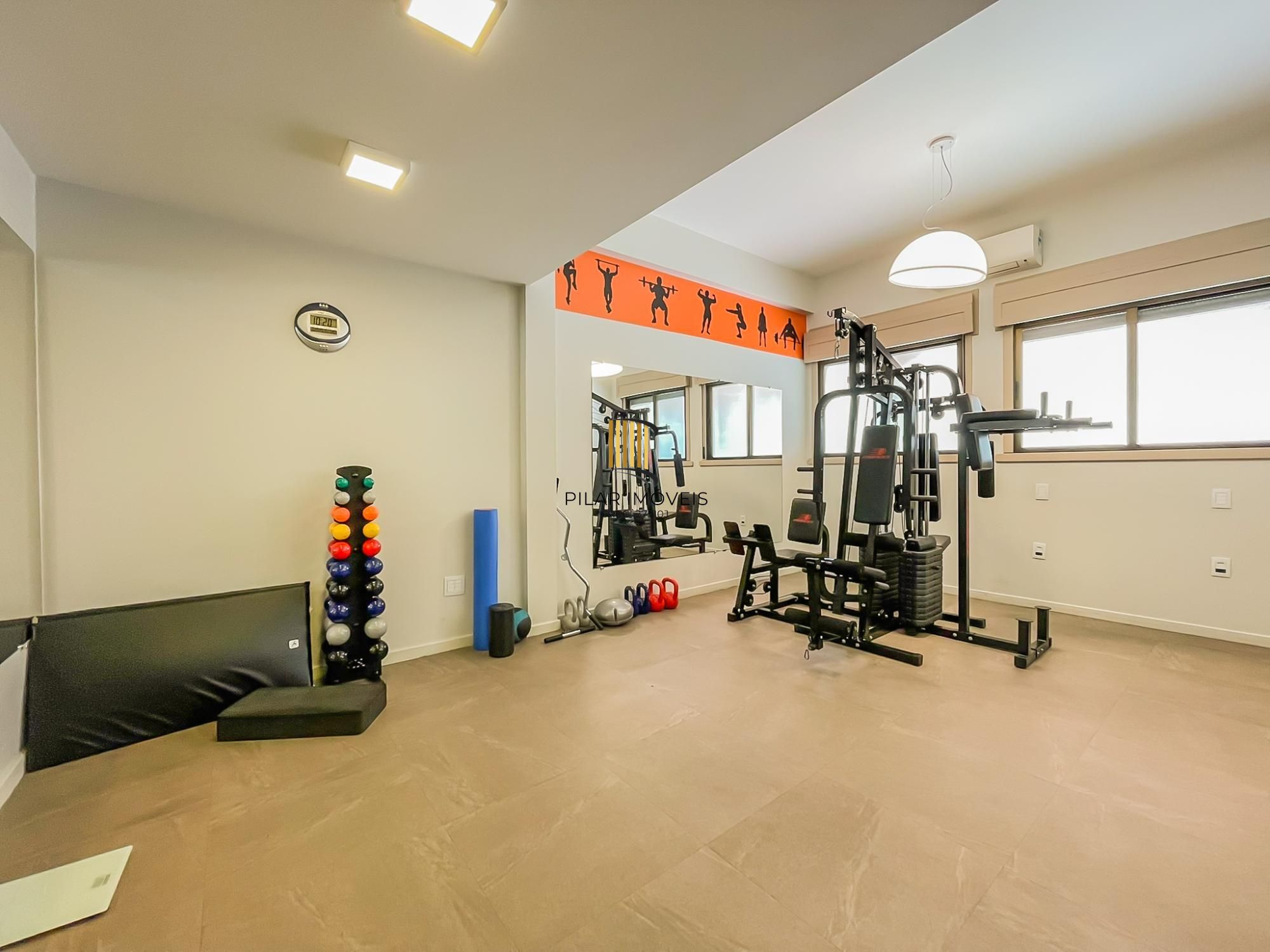 Lindo apartamento 03 dormitórios, duas vagas Coração Menino Deus