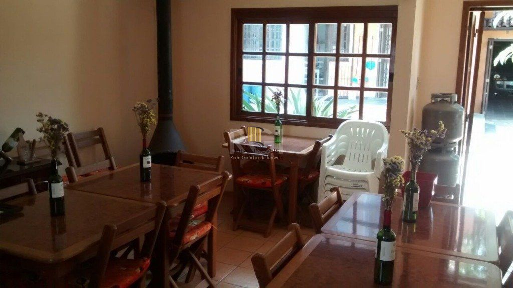 Casa para Venda - 316m², 3 dormitórios, sendo 1 suites, 2 vagas - Cavalhada