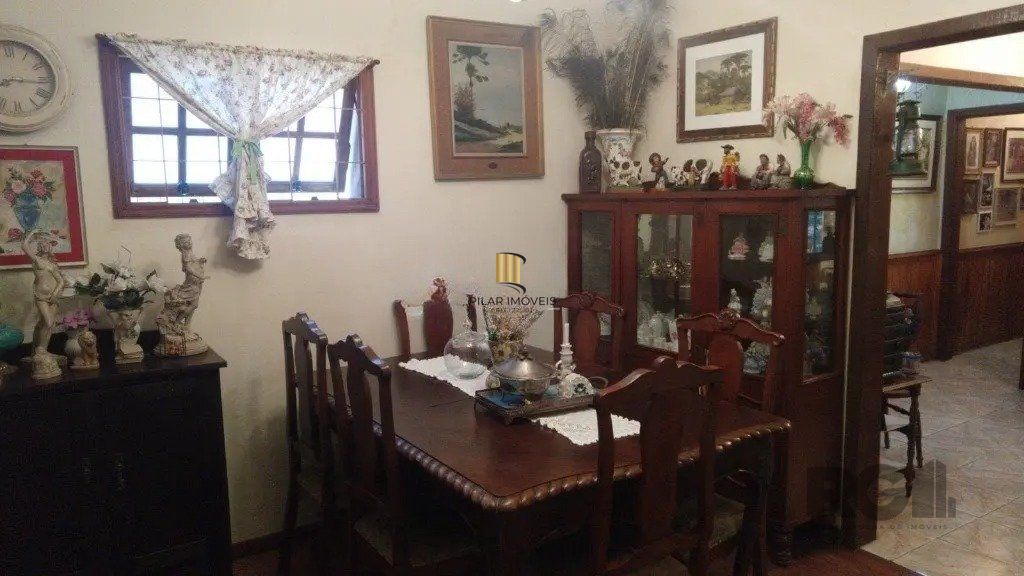 Casa com 3 dormitórios no bairro Sarandi