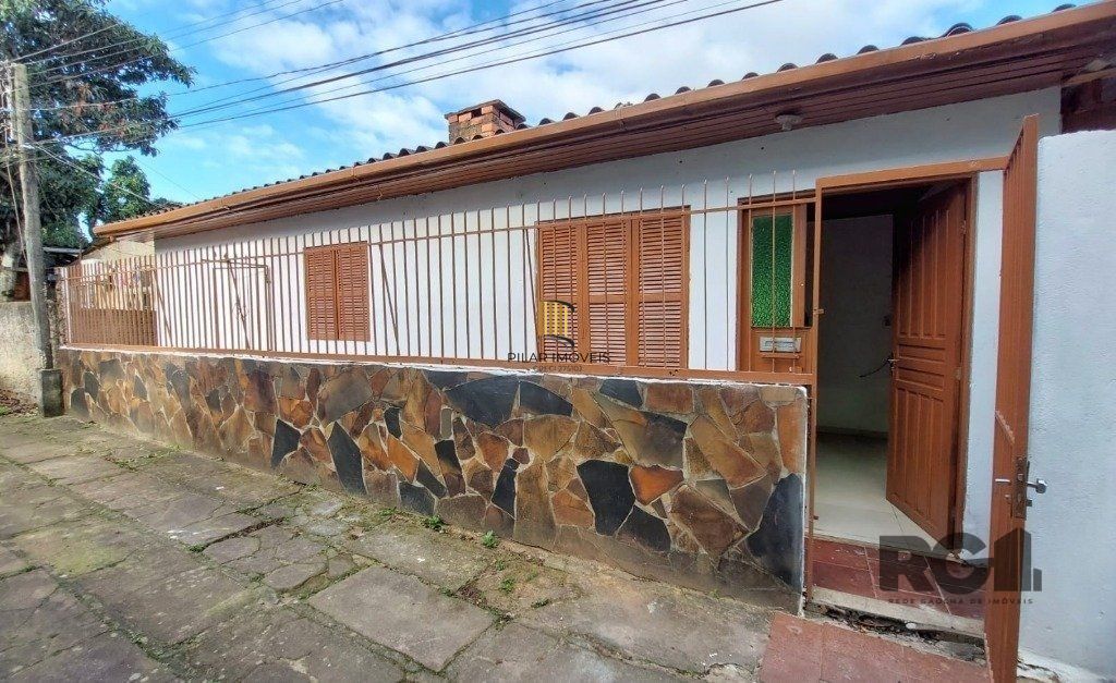 Casa de 3 dormitórios no bairro Cristal