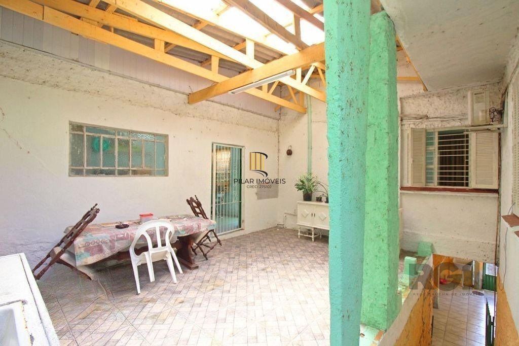 Casa à venda na Rua Marechal Mesquita, no bairro Teresópolis.