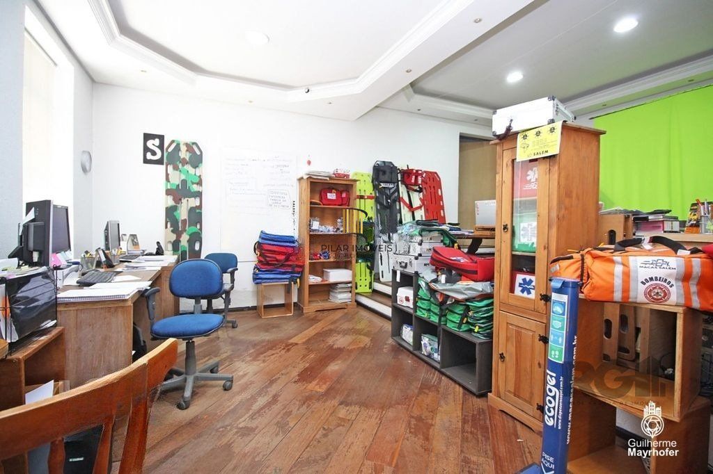 Casa de 3 dormitórios no bairro Partenon