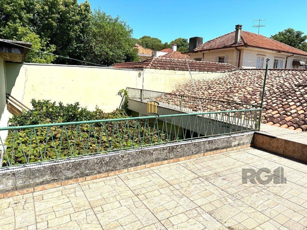 Casa 3 dormitórios no Bairro Glória, próxima a Prof. Oscar Pereira.