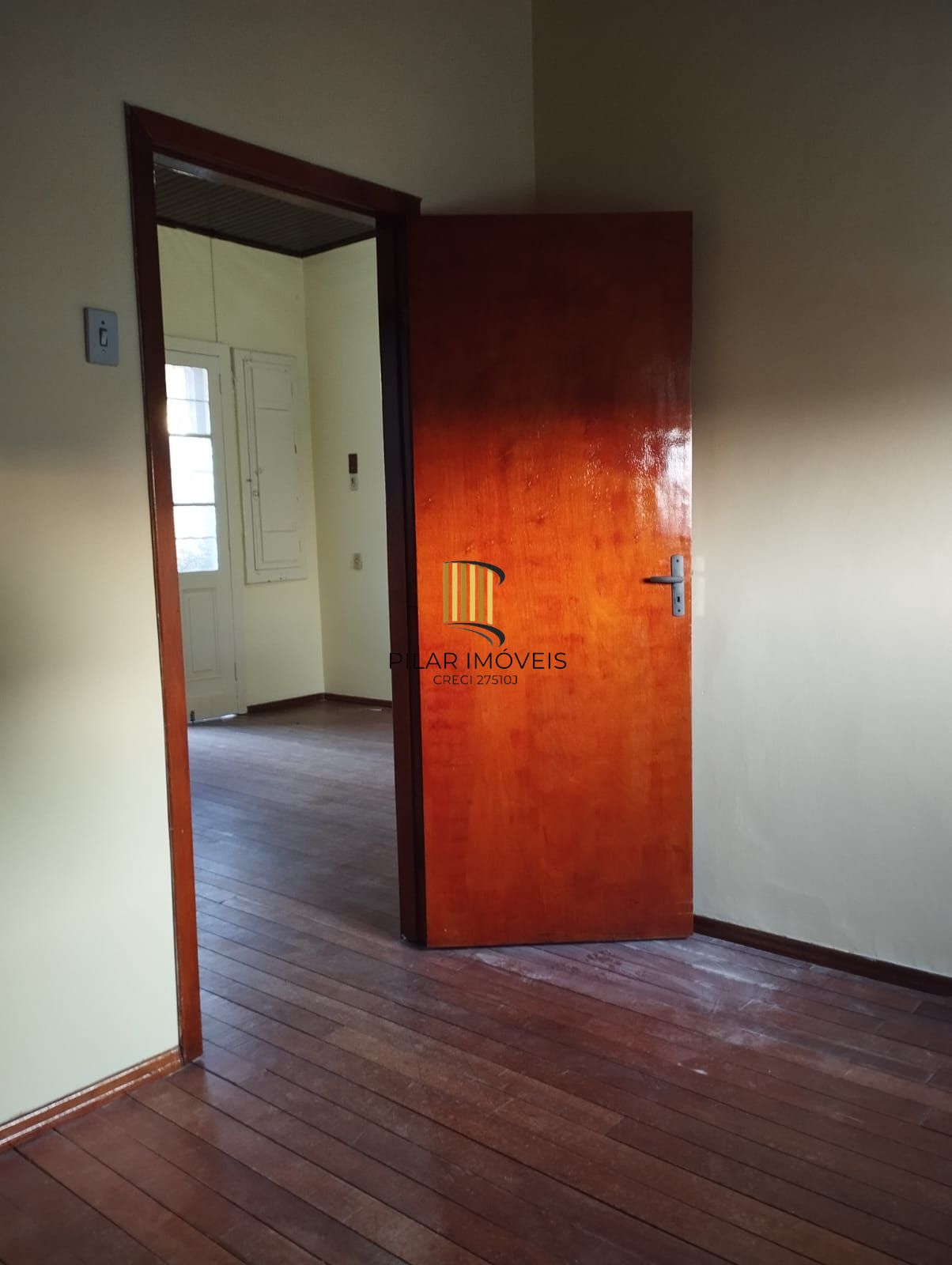 Casa 2 dormitórios no bairro Glória