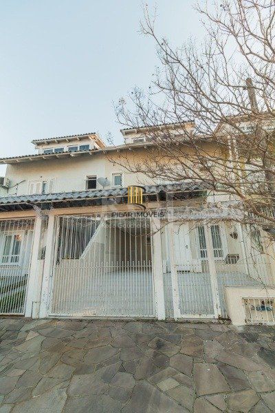 Casa para Venda - 137m², 3 dormitórios, sendo 3 suites, 2 vagas - Hípica