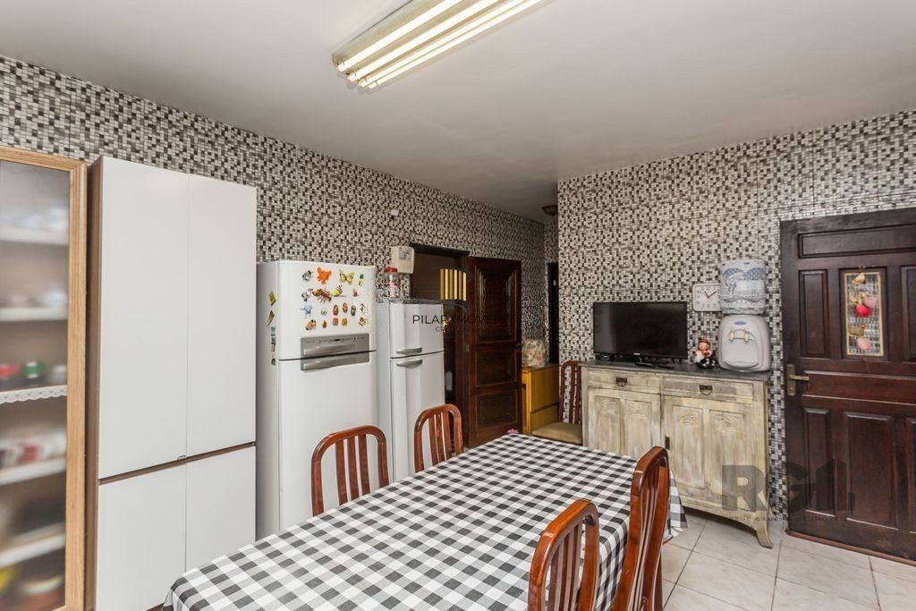 Casa 210m² - 3 dormitórios, 2 vagas